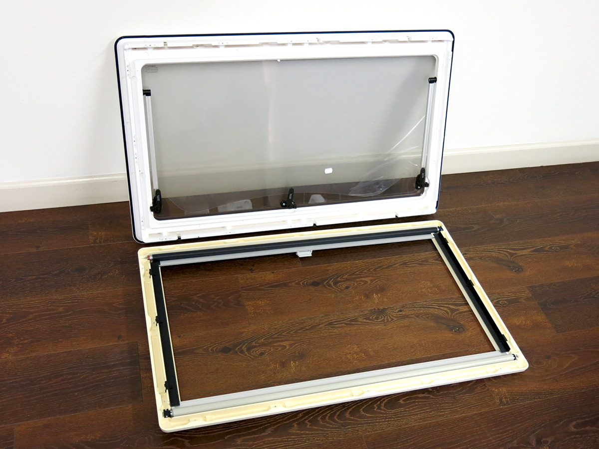 Dometic S4 Window inner Frame Assemblies Blind and Flyscreen - Everything  Caravans